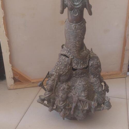 bronze lady .. Benin bronze
