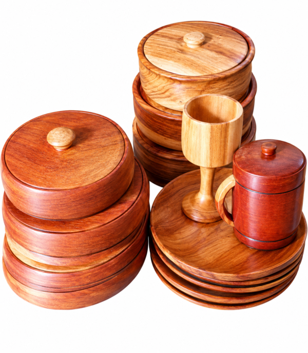 file_00000000148081f4b62fae472c812777 Wooden plates and cups